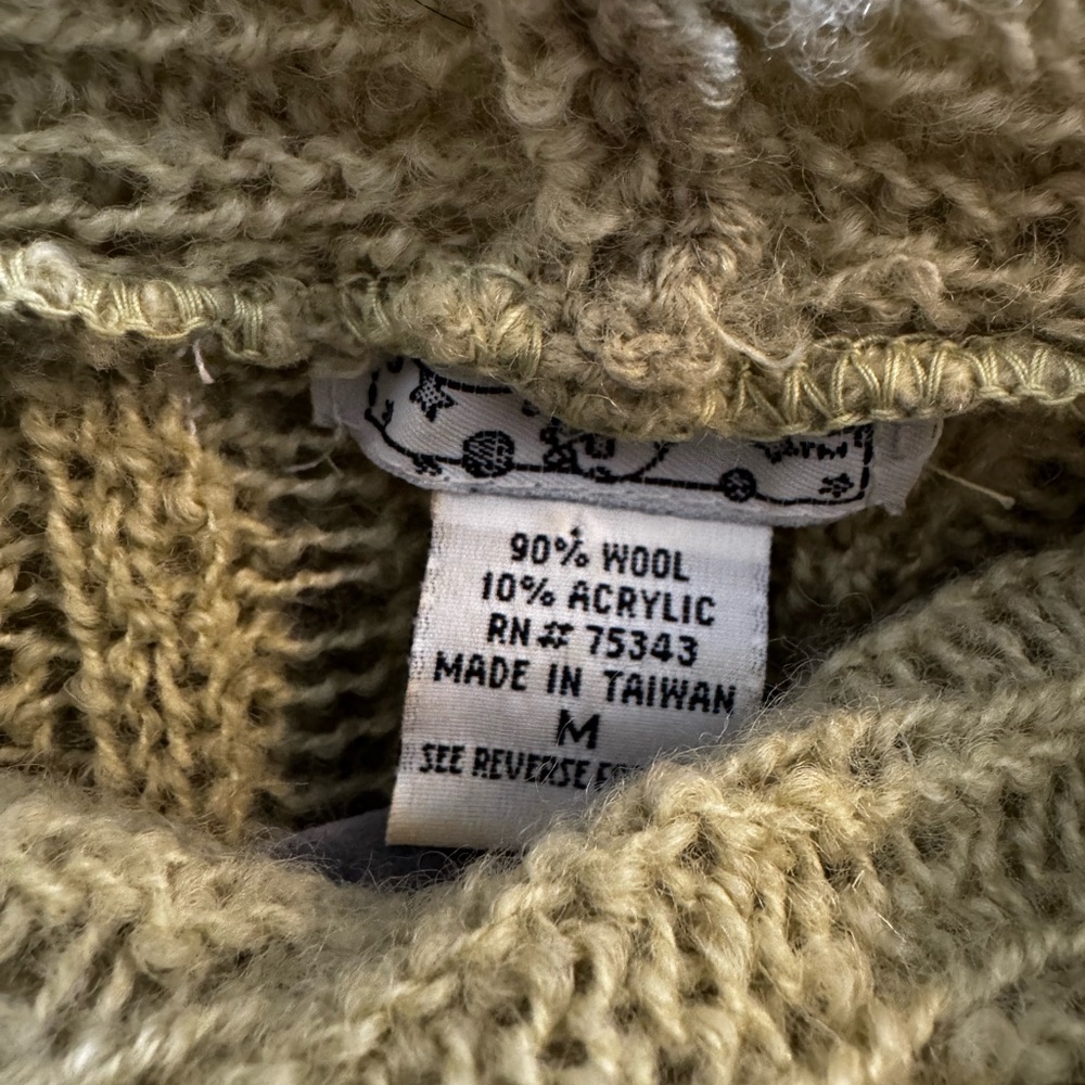 Super cute light green wool sweater - Picture 3 of 3